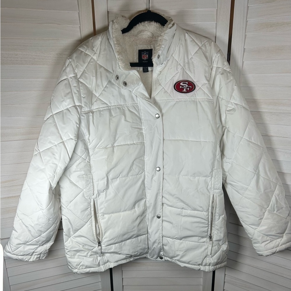 NFL San Francisco 49er’s Women's White Quilted Puffer Jacket. Size XXL